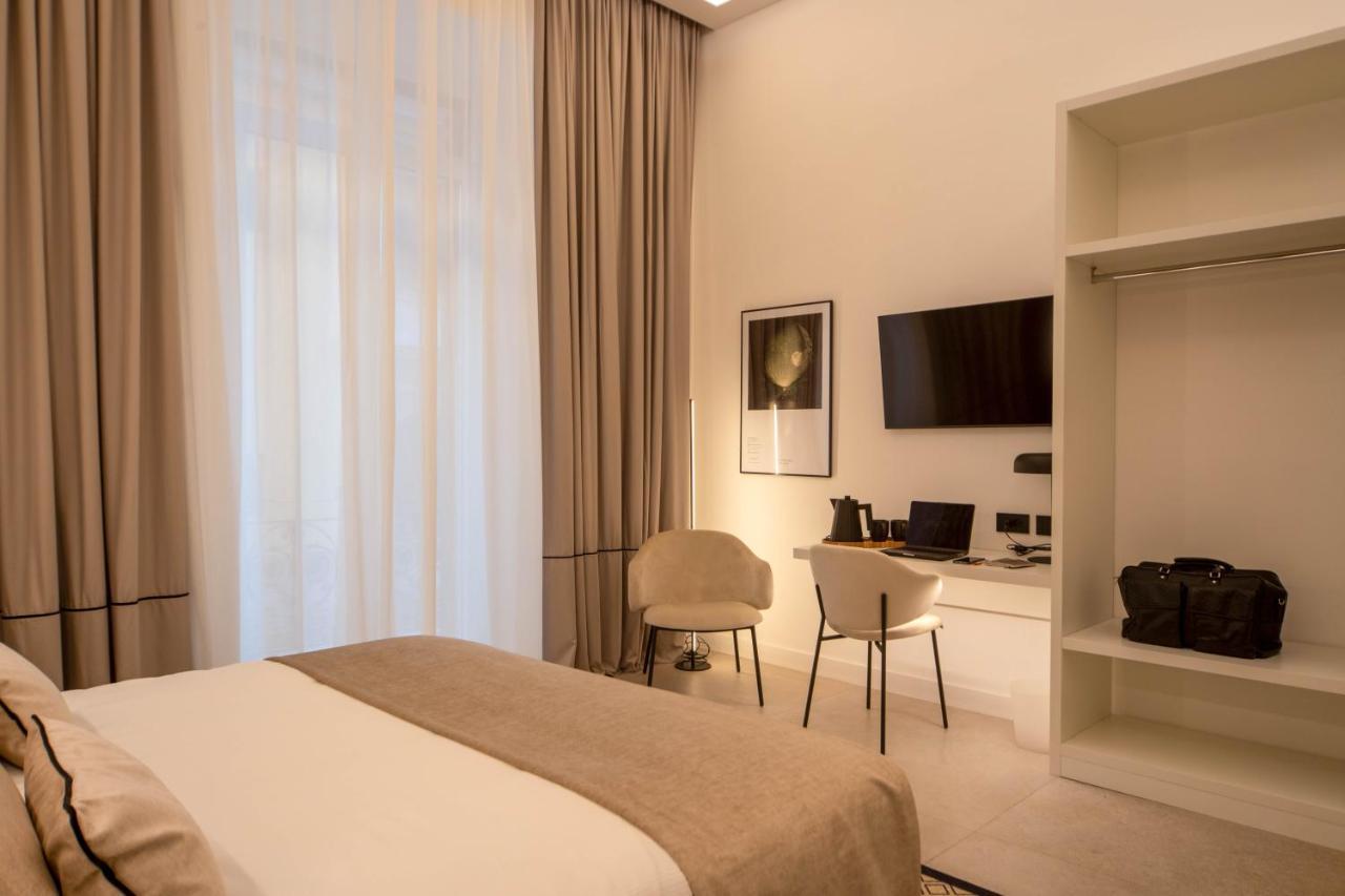 Deluxe Room,1464093727:JPEG